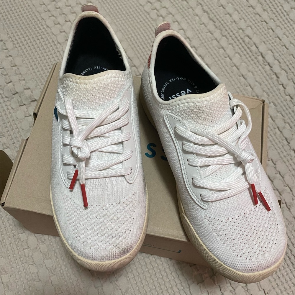 Vessi Weekend Sneaker (Canyon Pink - white/pink) size 7 - waterproof shoe
